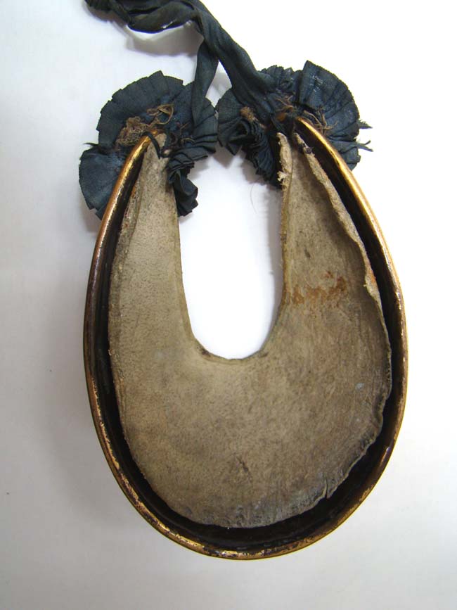 A 1796 Pattern Georgian Officers' Fire Gilt Gorget with original ribbons — image 2